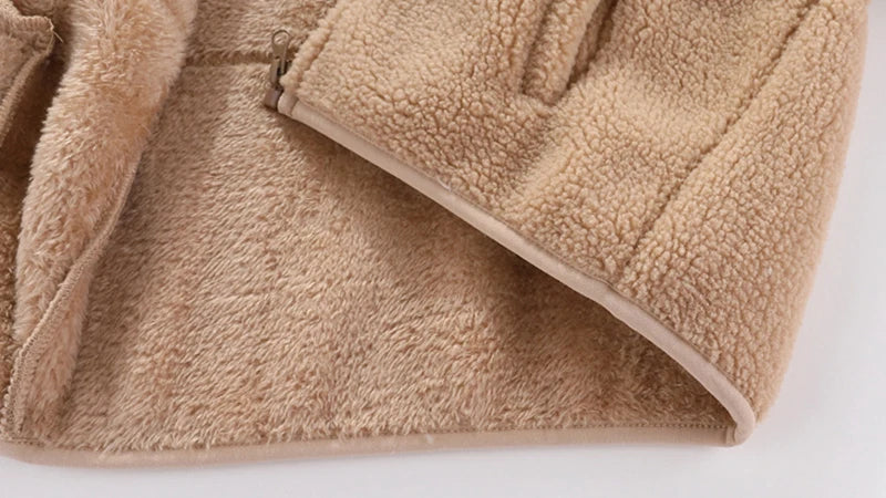 The Outdoor Essential Fleece